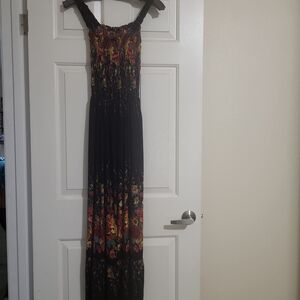 Cute And Cimfortable Floral Black Maxi Dress Elastic Top Never Worn